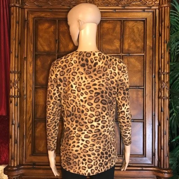 Jones New York Leopard Twist Front Top - Picture 2 of 12